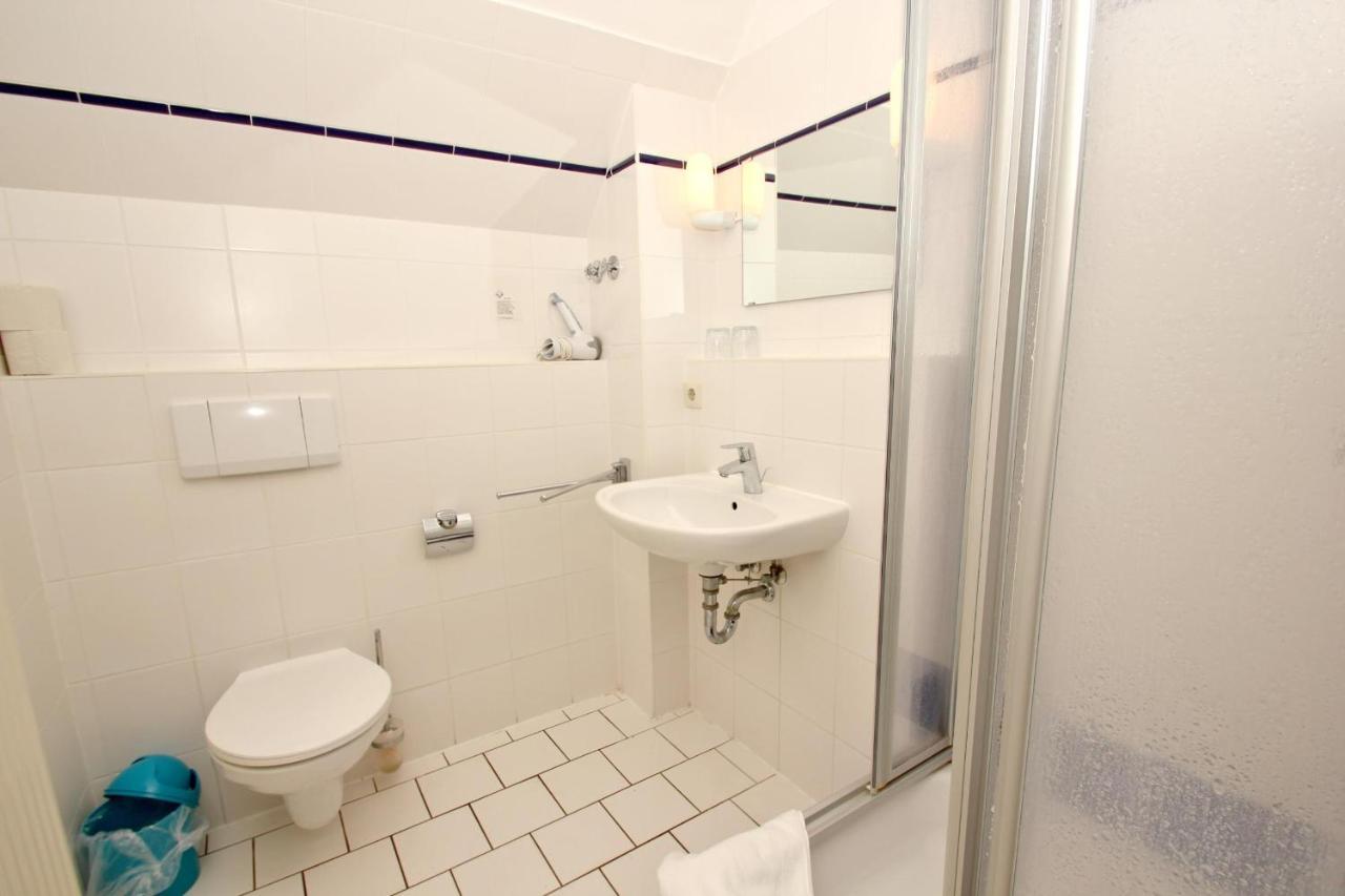 F-1010 Strandhaus Moenchgut B&B Doppelzimmer Nr 35 Lobbe Exterior foto